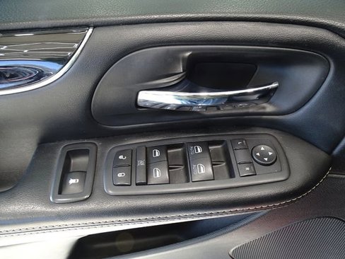 Used 2017 Dodge Grand Caravan SE image 11
