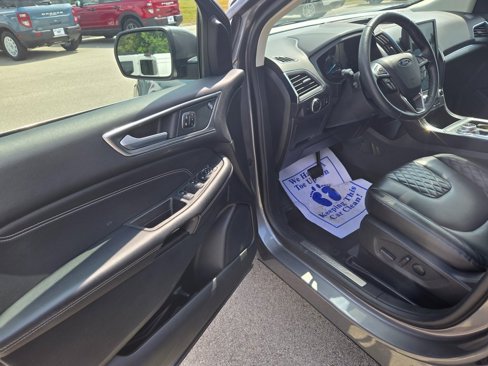 Used 2024 Ford Edge Titanium image 6