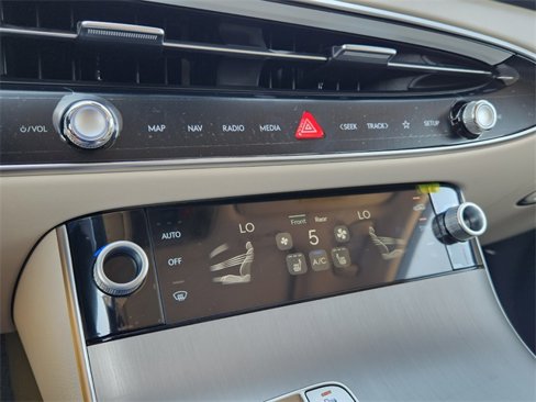 New 2026 Genesis GV70 2.5T Select image 9