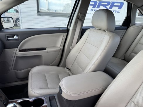 Used 2008 Ford Taurus Limited image 13