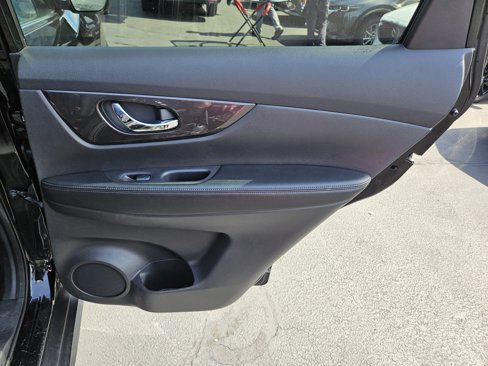 Used 2019 Nissan Rogue S image 13