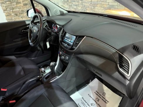 Used 2017 Chevrolet Trax LT image 28