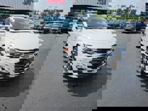 Used 2021 Chevrolet Malibu LT image 9