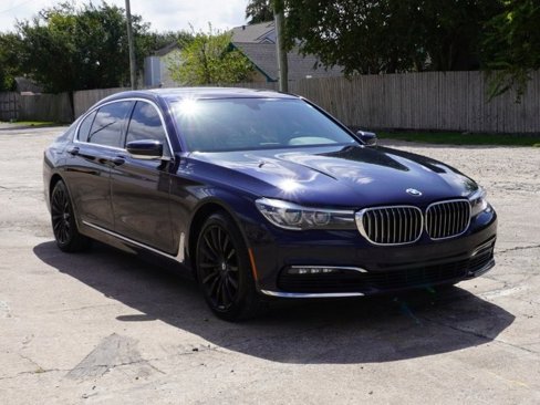 Used 2016 BMW 740i image 7