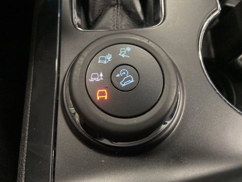 Used 2018 Ford Explorer XLT w/ Equipment Group 202A image 24
