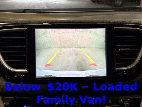 Used 2022 Chrysler Pacifica Touring-L image 13