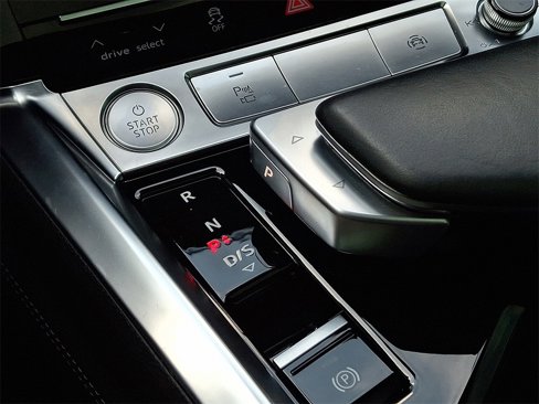 Used 2020 Audi e-tron Premium Plus image 20