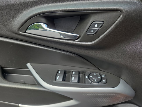 Certified 2024 Chevrolet Trax LS w/ LS Convenience Package image 33
