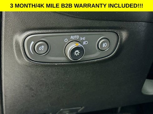 Used 2018 Chevrolet Equinox Premier image 10