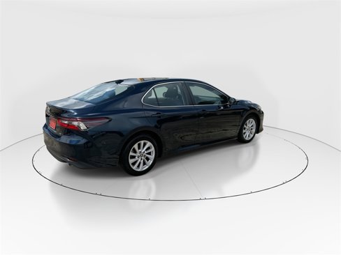 Used 2021 Toyota Camry LE image 8