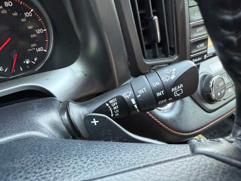 Used 2017 Toyota RAV4 SE image 28