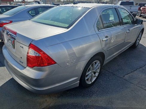 Used 2010 Ford Fusion SEL image 2