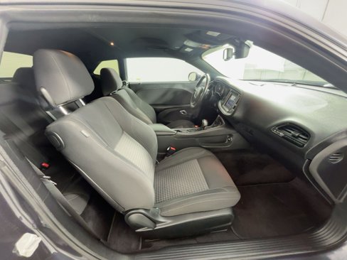 Used 2019 Dodge Challenger SXT image 28