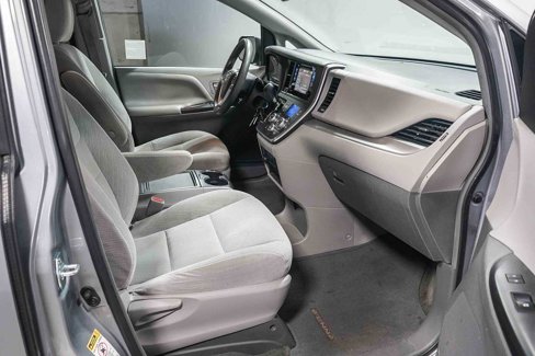 Used 2016 Toyota Sienna LE image 16
