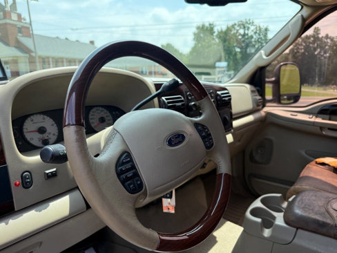 Used 2006 Ford F350 King Ranch image 12