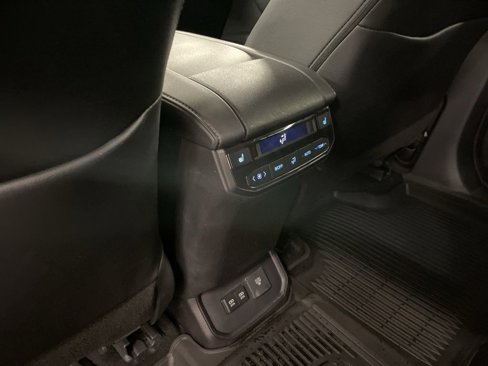 Used 2020 Toyota Highlander Platinum image 26