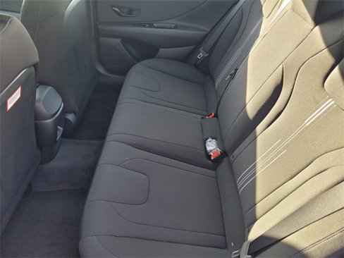 New 2025 Hyundai Elantra SEL image 9