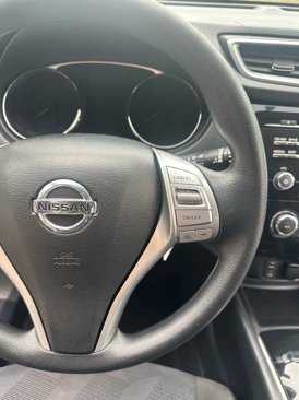 Used 2015 Nissan Rogue S image 37
