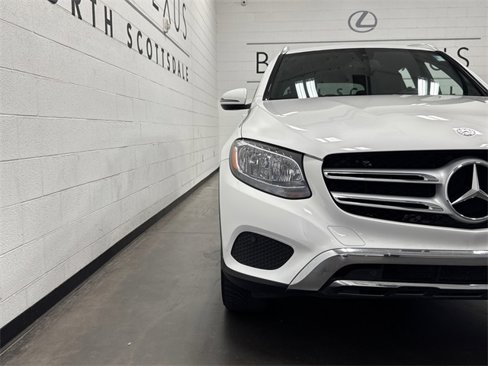 Used 2017 Mercedes-Benz GLC 300 image 2