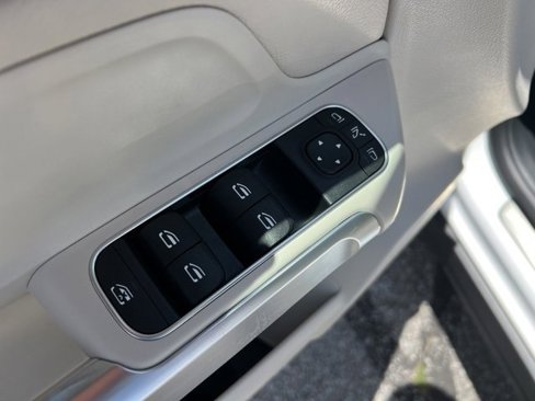 Used 2023 Mercedes-Benz GLB 250 image 36