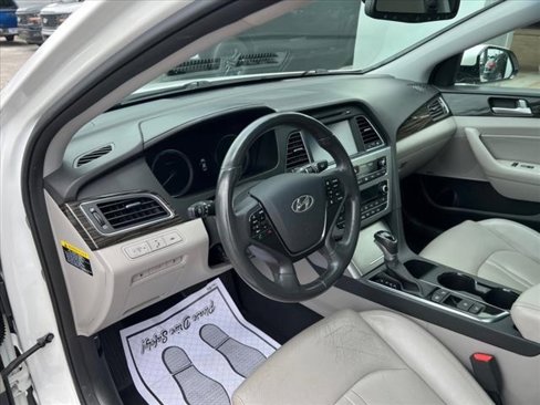 Used 2016 Hyundai Sonata Limited w/ Option Group 02 image 24