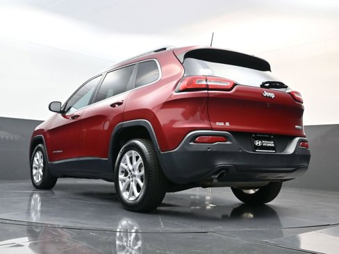 Used 2017 Jeep Cherokee Latitude w/ Safety/Convenience Group image 24