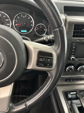 Used 2012 Jeep Liberty Limited Jet w/ Comfort/Convenience Group image 14