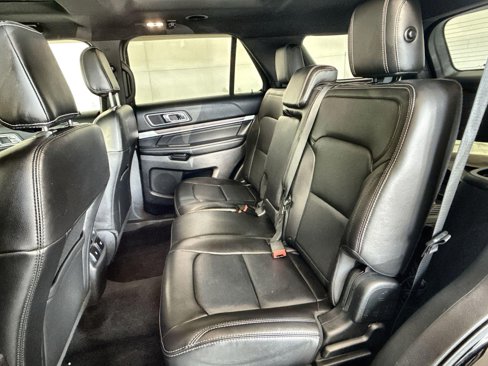 Used 2018 Ford Explorer Limited image 25