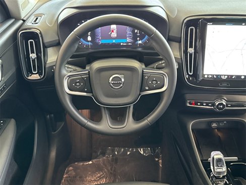 Certified 2025 Volvo XC40 B5 Plus image 13