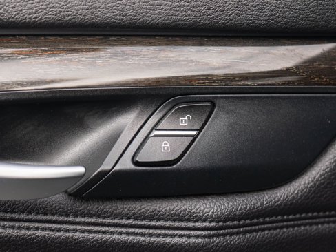 Used 2014 BMW X5 xDrive50i image 27