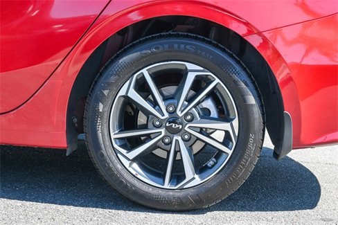 Used 2023 Kia Forte LXS w/ LXS Technology Package image 9