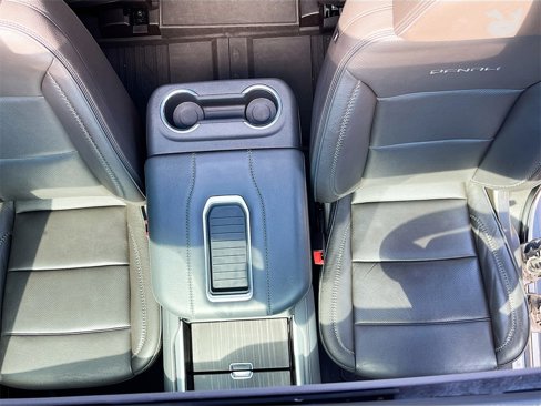 Used 2021 GMC Yukon Denali w/ Denali Premium Package image 23
