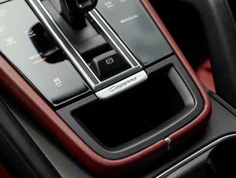 Certified 2022 Porsche Cayenne image 29