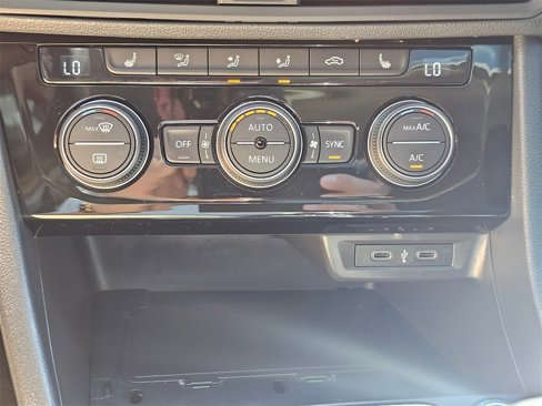 Used 2021 Volkswagen Jetta SE image 32