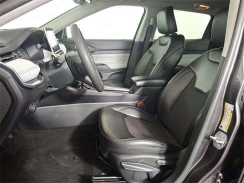 Used 2022 Jeep Compass Latitude image 16