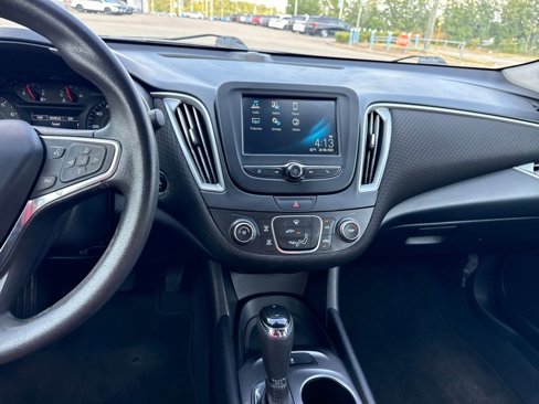 Used 2017 Chevrolet Malibu LS image 18