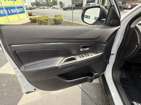 Used 2023 Mitsubishi Outlander Sport SE image 14