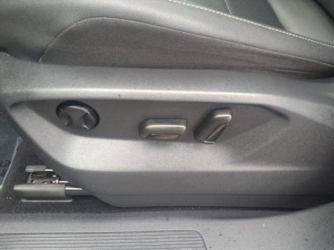 Used 2019 Volkswagen Tiguan SE image 15
