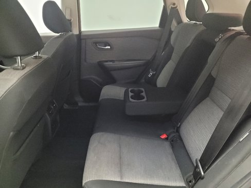 Used 2021 Nissan Rogue SV image 18