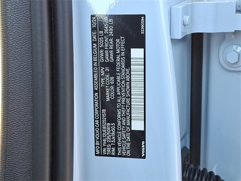 New 2025 Volvo XC40 B5 Plus w/ Protection Package Premier image 19