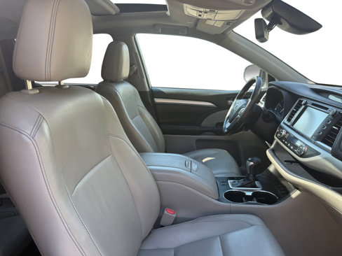 Used 2018 Toyota Highlander XLE image 15