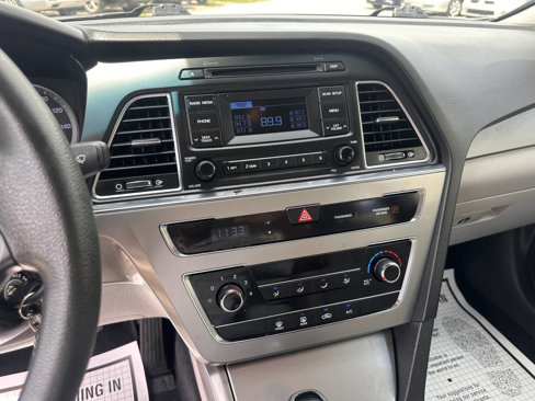 Used 2015 Hyundai Sonata SE image 13