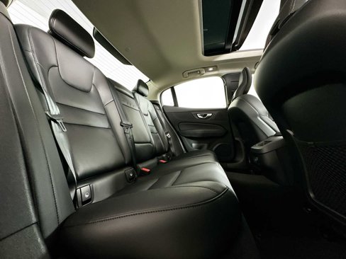 Certified 2025 Volvo S60 B5 Core image 25