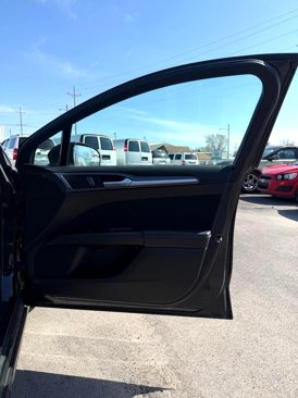 Used 2014 Ford Fusion SE image 16