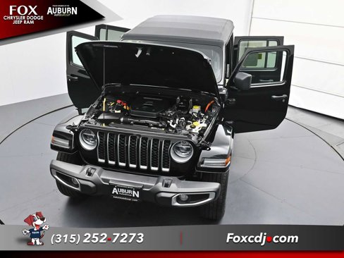 Used 2021 Jeep Wrangler Sahara w/ Cold Weather Group image 33