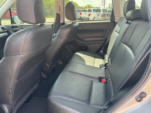 Used 2015 Subaru Forester 2.5i Limited image 8