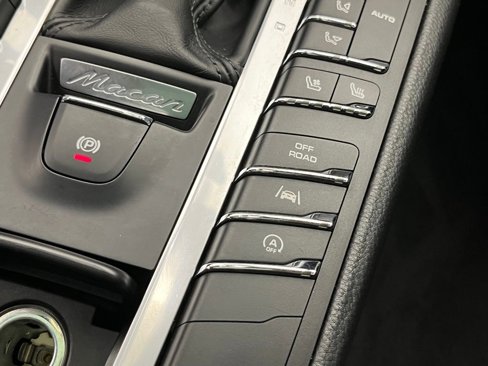Used 2018 Porsche Macan S image 18