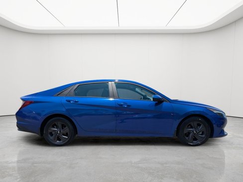 Used 2021 Hyundai Elantra SEL w/ Convenience Package image 9