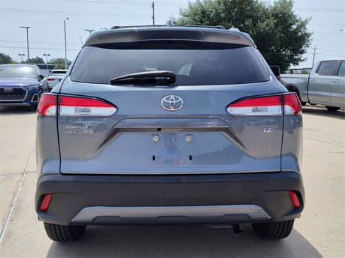 Used 2023 Toyota Corolla Cross LE image 7