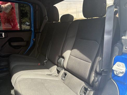 Used 2022 Jeep Gladiator Sport image 21